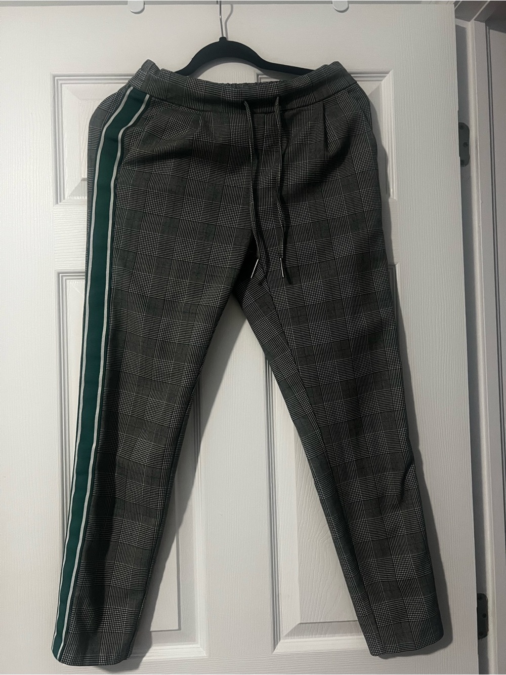 Vero Moda Gray Plaid Jogger Pants with Green Side Stripe XS